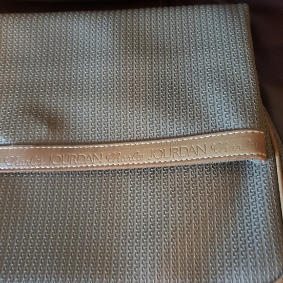 Charles Jourdan Actif Clutch - Picture 9 of 11